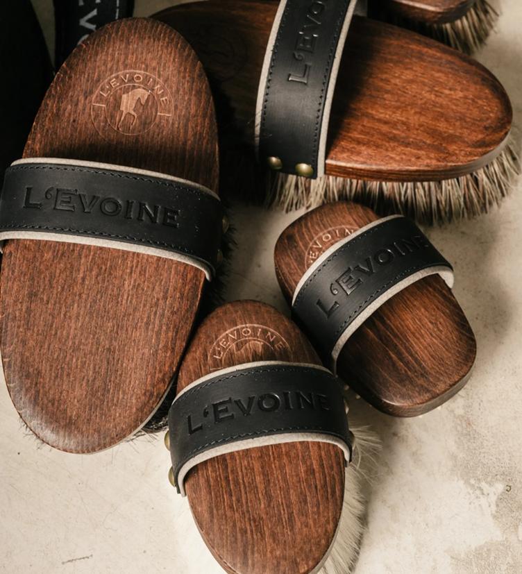 L`EVOINE Pferdebürsten Set Essential mit Gravour möglich - 0